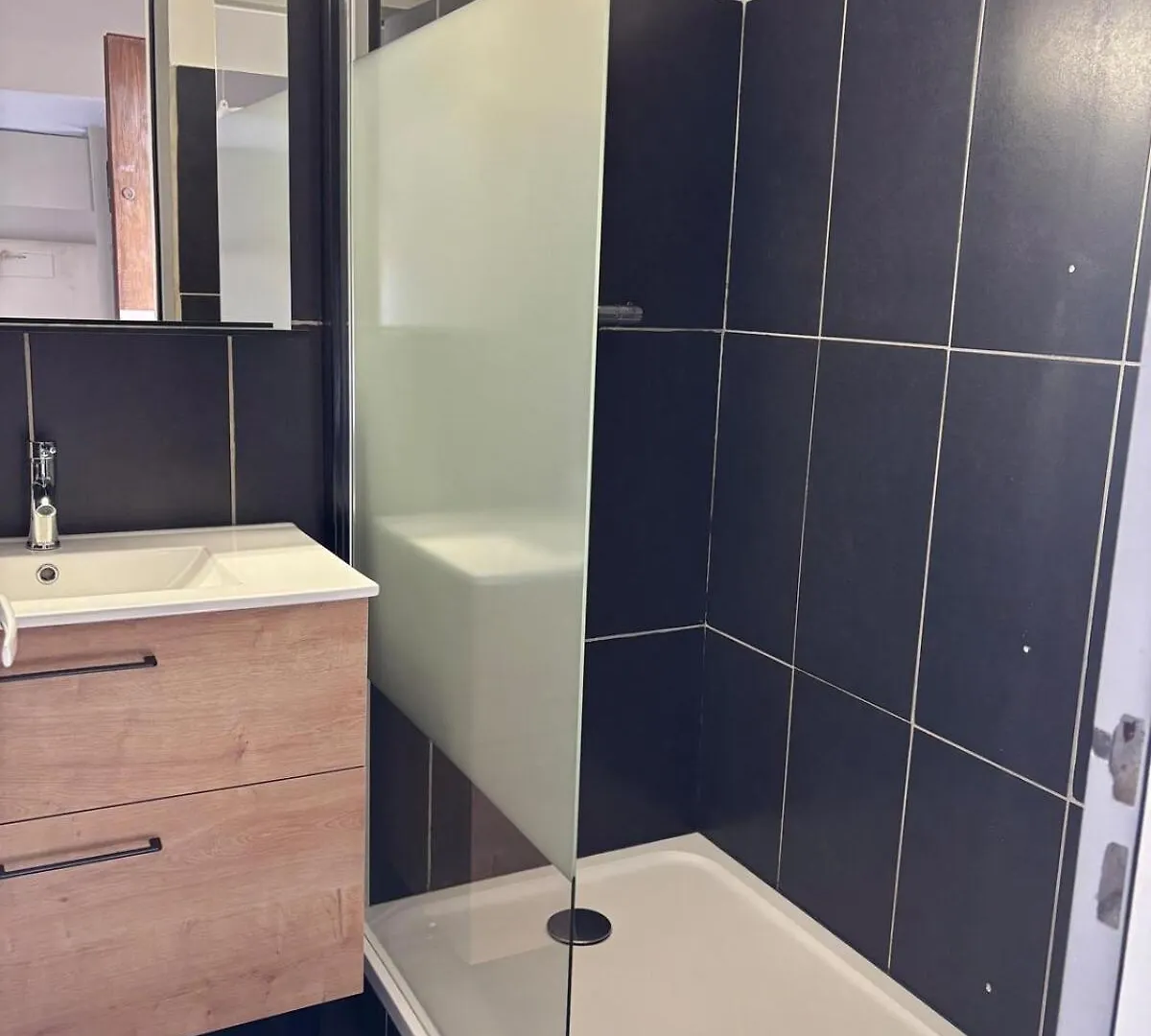 Studio Vue Mer En Centre Ville A 150 M De La Plage Cavalaire-sur-Mer 0*,  France