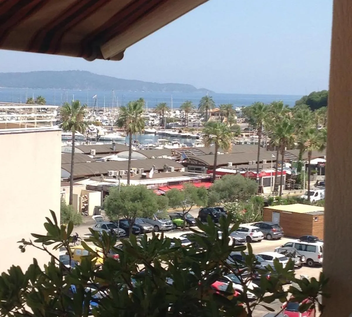 Studio Vue Mer En Centre Ville A 150 M De La Plage Cavalaire-sur-Mer